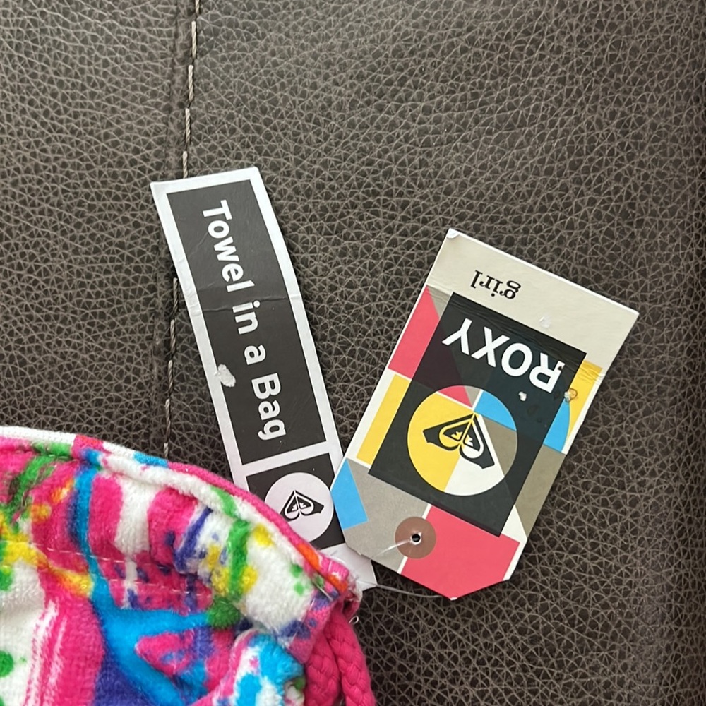 Roxy Towel in a bag BNWT - Picture 7 of 8